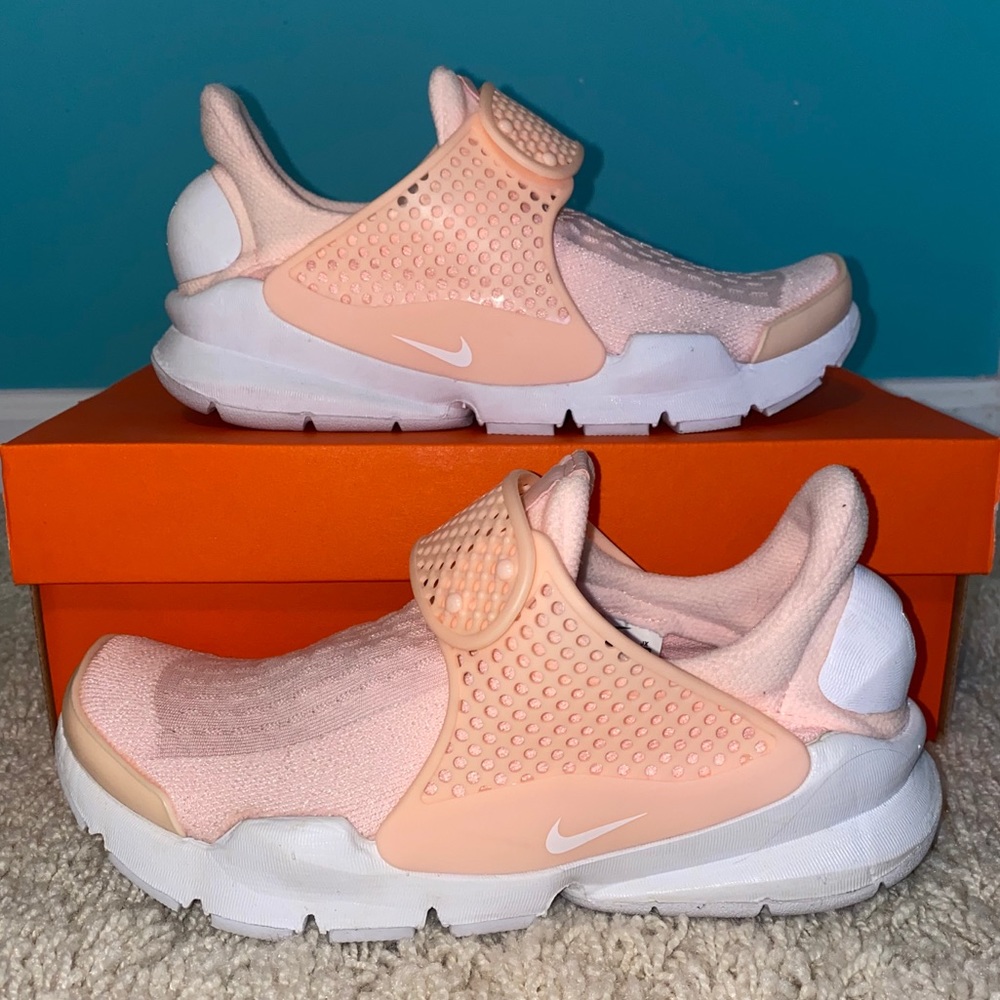 Women’s Nike Tennis Shoes